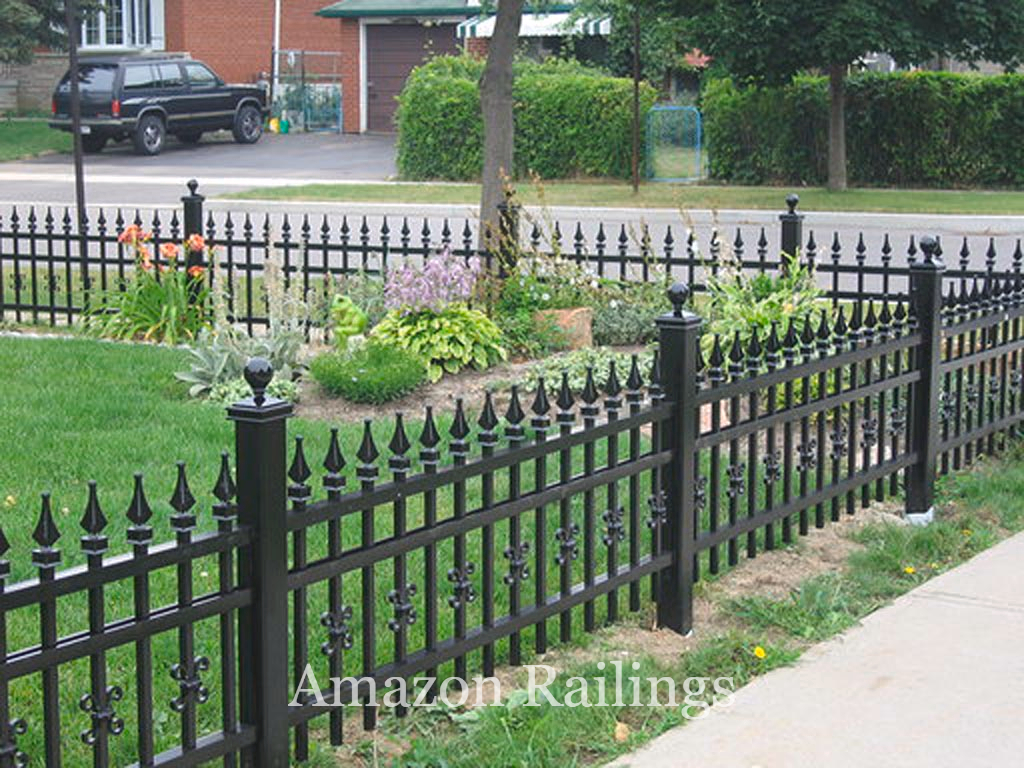 Aluminum Picket Fence for Lawns in Residential Properties