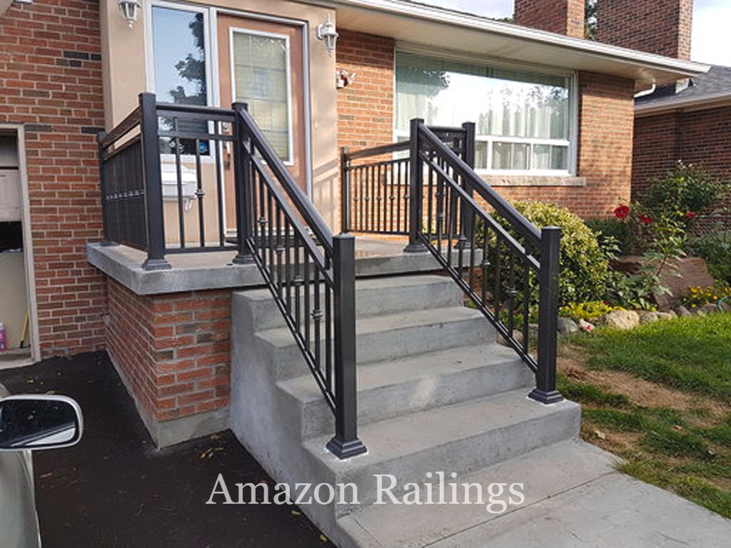 Install Sturdy Porch Picket Railings For Your Home