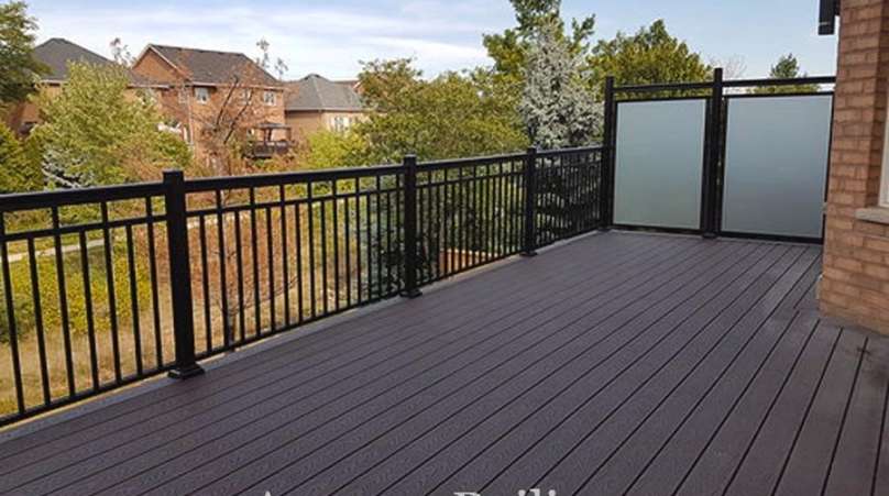 Should You Choose Aluminum Railings for Outdoor Decks?