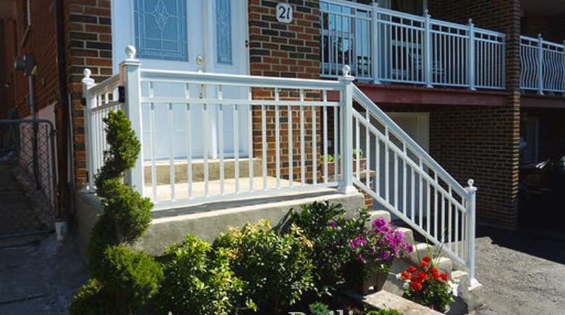 The Impact of Aluminum Railings on Home Resale Value