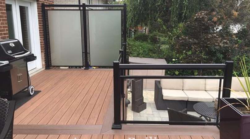 How To Find Out If Your Outdoor Deck Railings Are Safe?